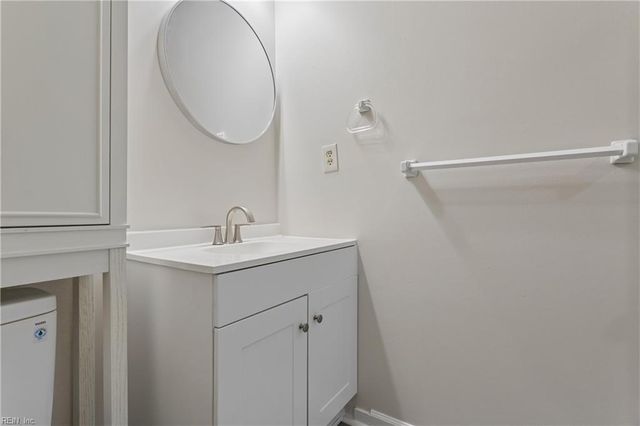 139 Seaside LN, Virginia Beach, VA 23462