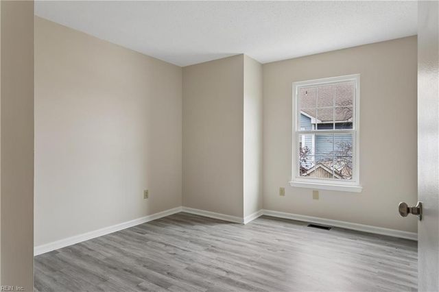 139 Seaside LN, Virginia Beach, VA 23462