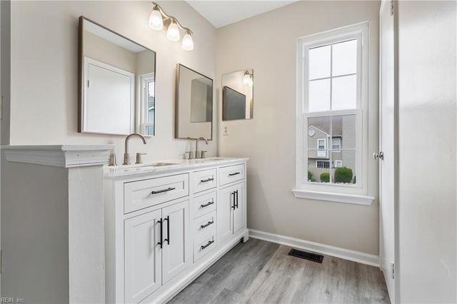 139 Seaside LN, Virginia Beach, VA 23462