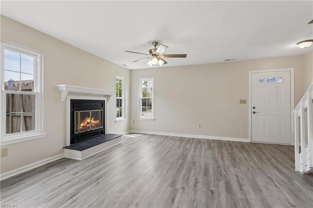 139 Seaside LN, Virginia Beach, VA 23462