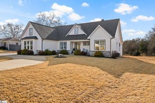 17 Joan Drive, Taylors, SC 29687