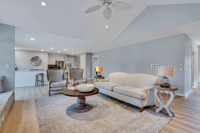 35 Scarborough Head Rd, Hilton Head Island, SC 29928