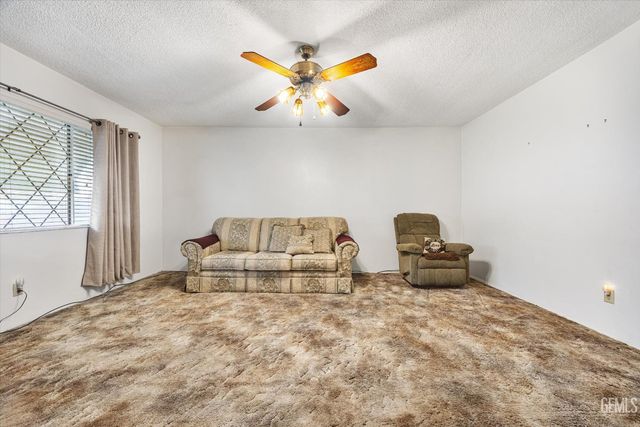 2313 Akers Road, Bakersfield, CA 93309