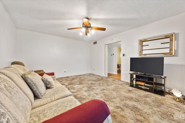 2313 Akers Road, Bakersfield, CA 93309