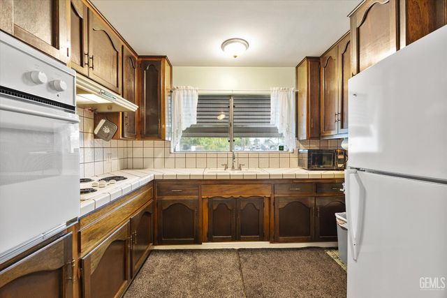 2313 Akers Road, Bakersfield, CA 93309