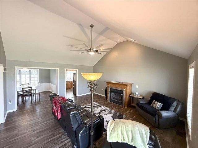 100 Meadows Lane, Pattonsburg, MO 64670