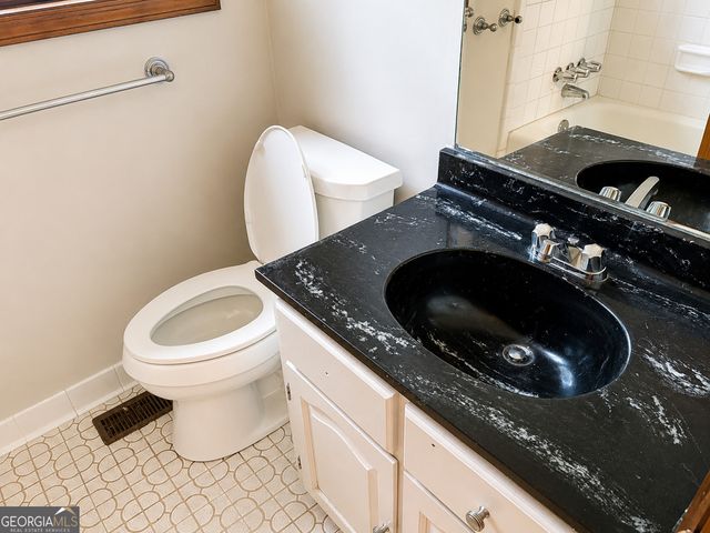 2284 Camden Court, Jonesboro, GA 30236