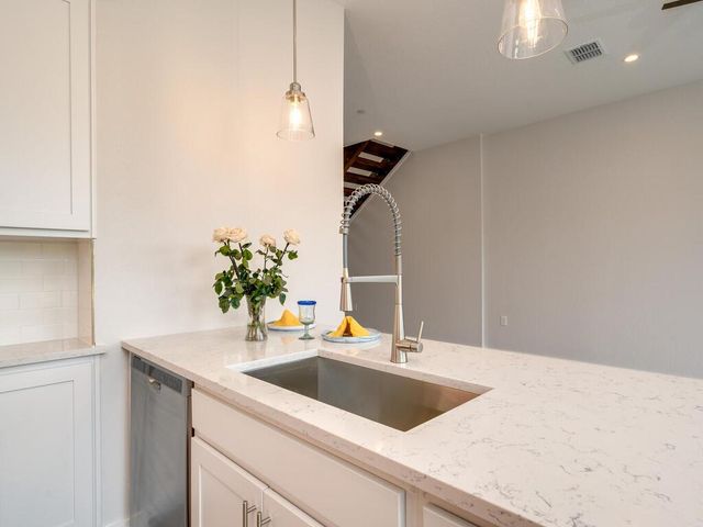 12001 Vista Parke DR 1103, Austin, TX 78726