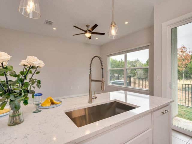 12001 Vista Parke DR 1103, Austin, TX 78726