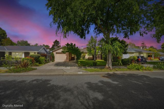 1017 Oregon Avenue, Palo Alto, CA 94303