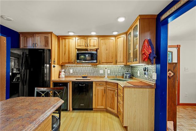 1031 Sanda Dr, Baldwin Boro, PA 15227