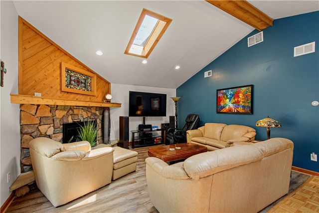 1031 Sanda Dr, Baldwin Boro, PA 15227