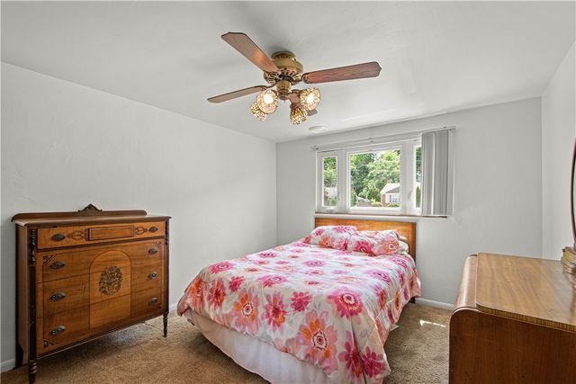 1031 Sanda Dr, Baldwin Boro, PA 15227
