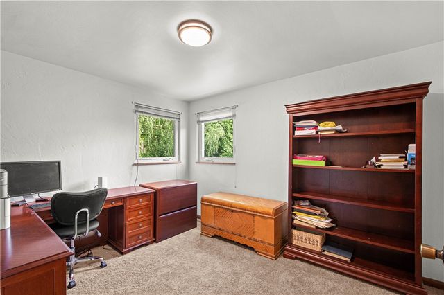 1031 Sanda Dr, Baldwin Boro, PA 15227