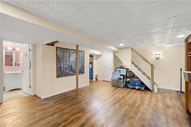 1031 Sanda Dr, Baldwin Boro, PA 15227