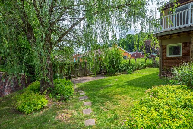 1031 Sanda Dr, Baldwin Boro, PA 15227