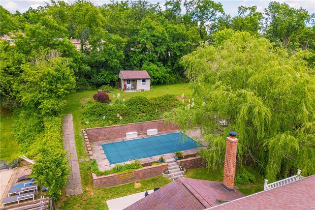 1031 Sanda Dr, Baldwin Boro, PA 15227