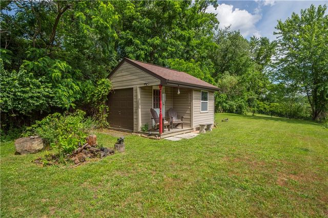 1031 Sanda Dr, Baldwin Boro, PA 15227