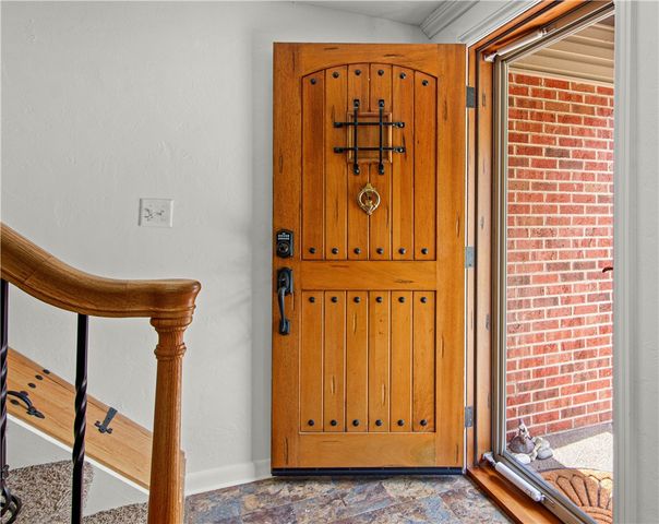 1031 Sanda Dr, Baldwin Boro, PA 15227