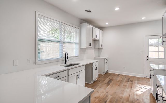 1825 YOUNG AVE, Memphis, TN 38114