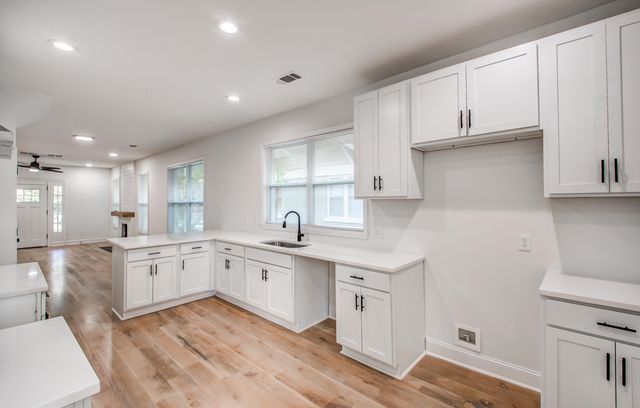 1825 YOUNG AVE, Memphis, TN 38114