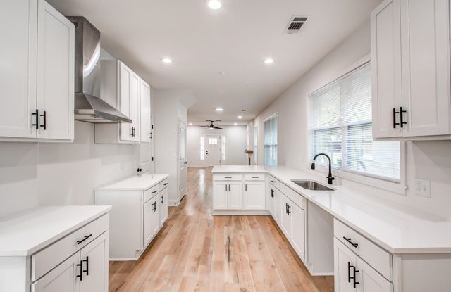 1825 YOUNG AVE, Memphis, TN 38114