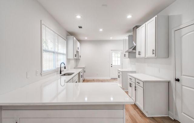 1825 YOUNG AVE, Memphis, TN 38114