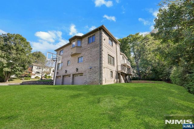 65 Ross Avenue, Demarest, NJ 07627