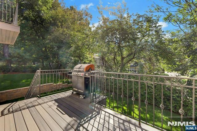 65 Ross Avenue, Demarest, NJ 07627