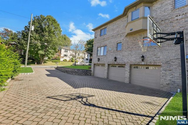 65 Ross Avenue, Demarest, NJ 07627