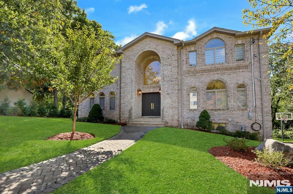 65 Ross Avenue, Demarest, NJ 07627
