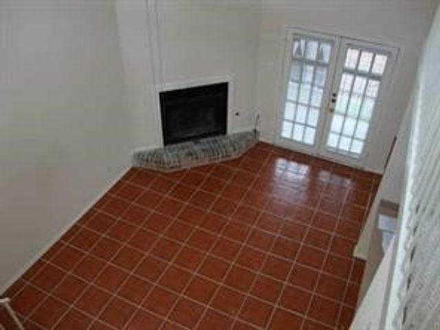 7525 Holly Hill Drive 32, Dallas, TX 75231