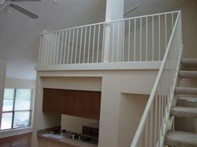 7525 Holly Hill Drive 32, Dallas, TX 75231