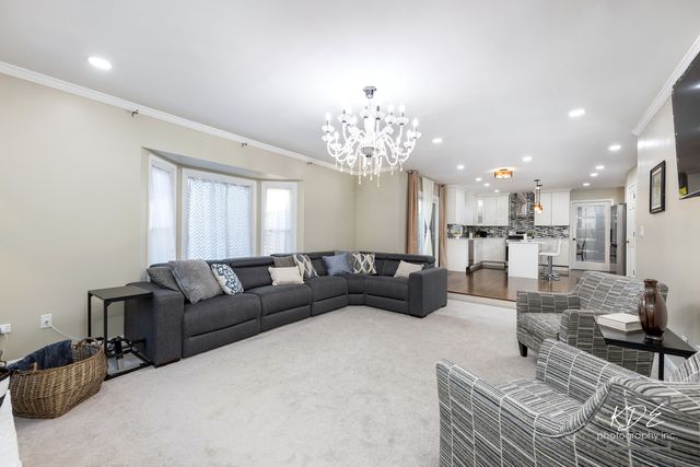 1524 Oswego Road, Naperville, IL 60540