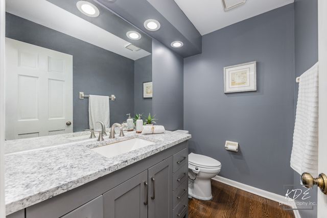 1524 Oswego Road, Naperville, IL 60540