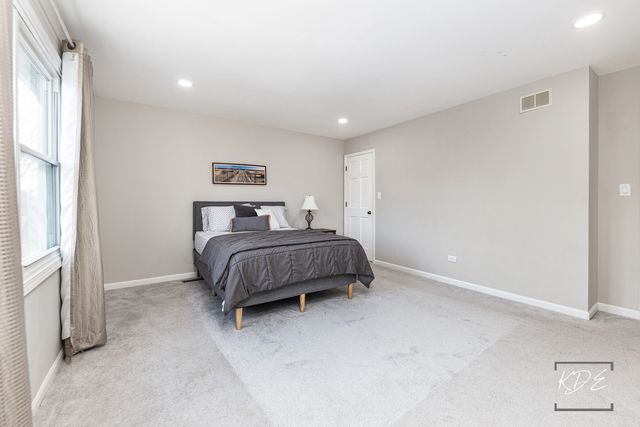 1524 Oswego Road, Naperville, IL 60540