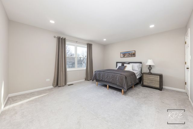 1524 Oswego Road, Naperville, IL 60540