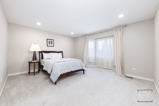 1524 Oswego Road, Naperville, IL 60540