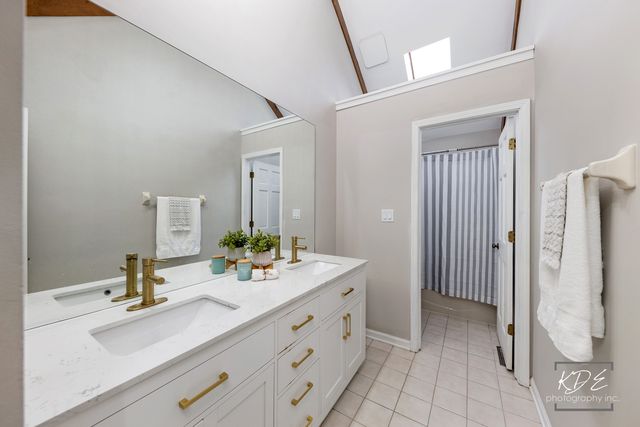 1524 Oswego Road, Naperville, IL 60540