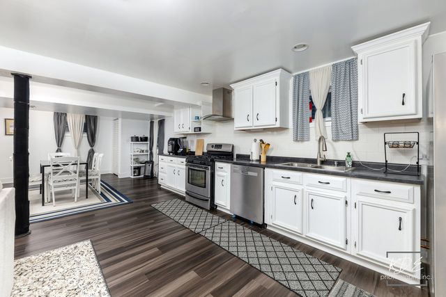 1524 Oswego Road, Naperville, IL 60540