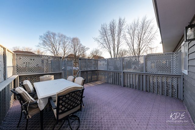 1524 Oswego Road, Naperville, IL 60540