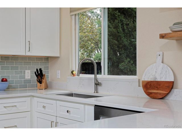 1080 Mercury Dr, Lafayette, CO 80026