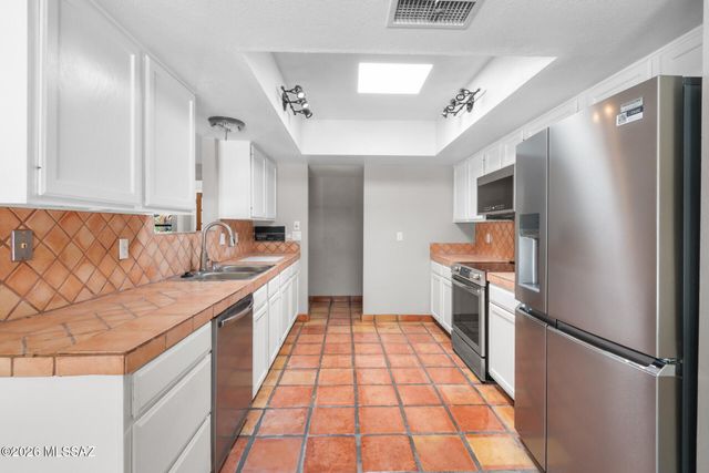 1991 N Forty Niner Drive, Tucson, AZ 85749