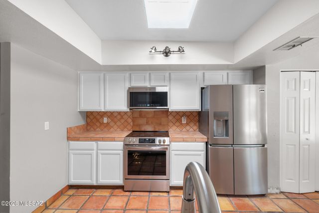 1991 N Forty Niner Drive, Tucson, AZ 85749