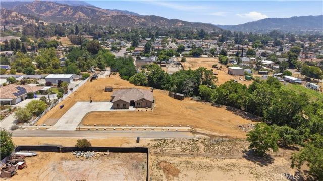 12865 Custer, Yucaipa, CA 92399