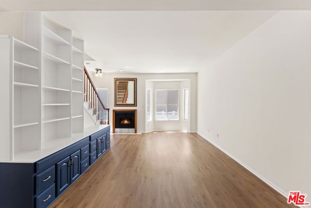 5145 Yarmouth Avenue 29, Encino (los Angeles), CA 91316