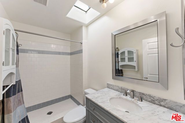 5145 Yarmouth Avenue 29, Encino (los Angeles), CA 91316