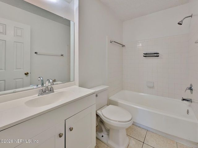 2530 WHISPERING WOODS Boulevard 1, Jacksonville, FL 32246