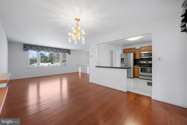 7 BROMWELL CT, Cockeysville, MD 21030