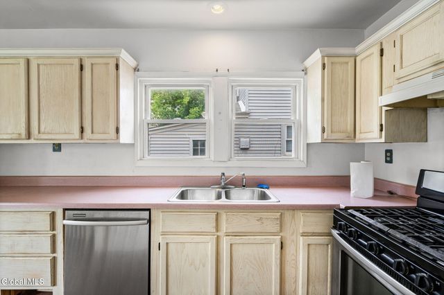 2726 Denver Avenue, Rotterdam, NY 12306